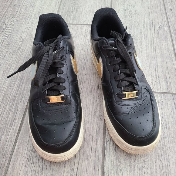 Nike Air Air Force 1 women's sneakers black white and gold size 7 - Picture 4 of 14